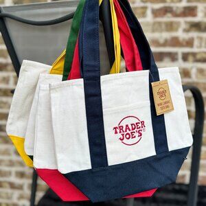 BRAND NEW 4 pack TRADER JOES Viral Mini Tote Bags!
